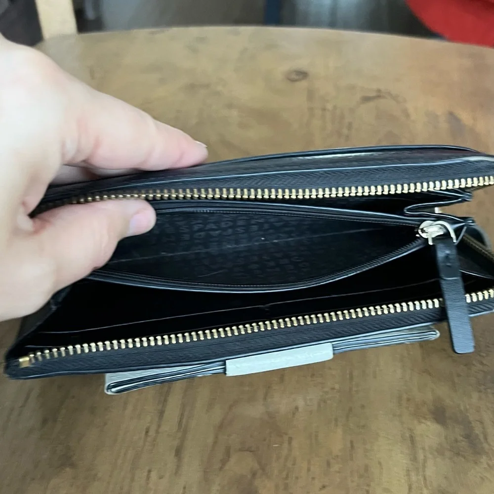 kate spade Matthews Street Nisha wallet